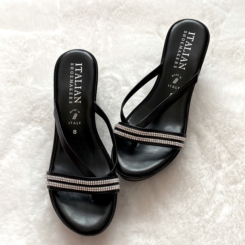 ✨Super Cute Italian Shoemakers Wedge Sandals✨